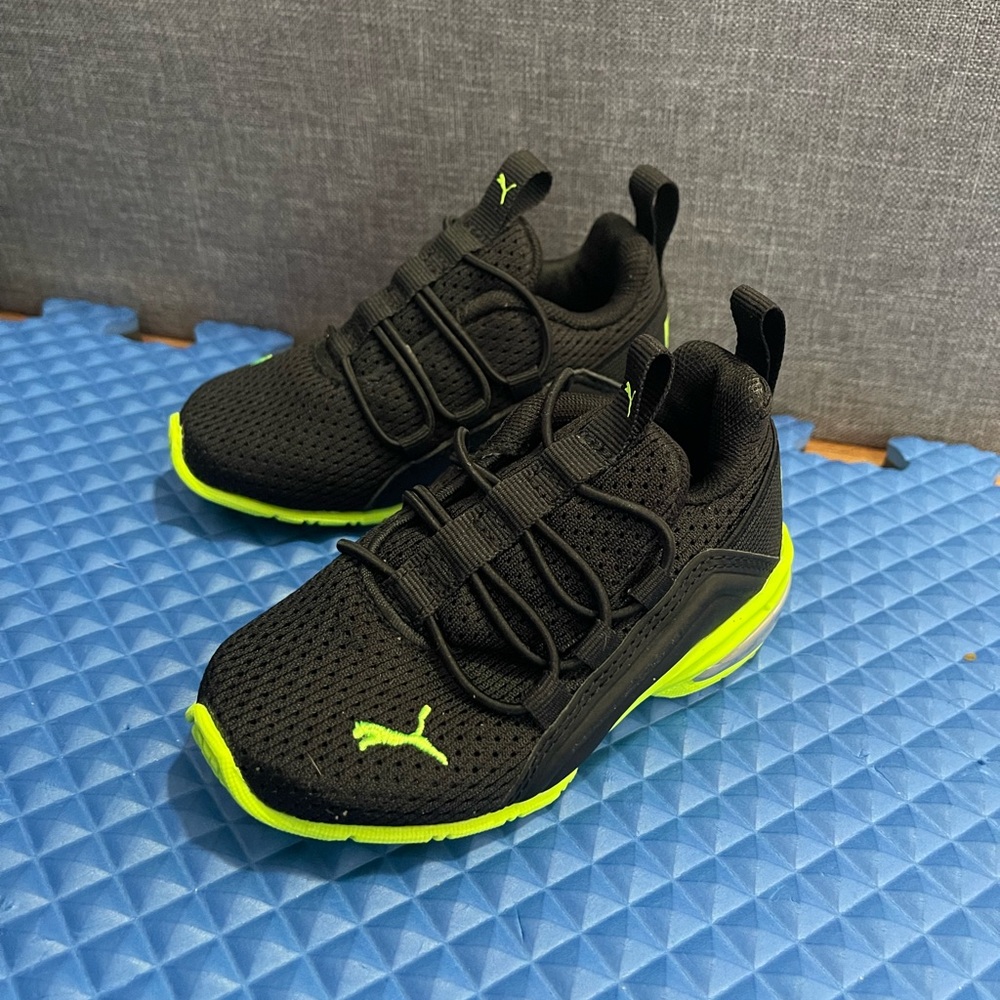 Baby shoes